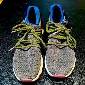 Sorel Kinetic Sneakers in Quarry, Size 9